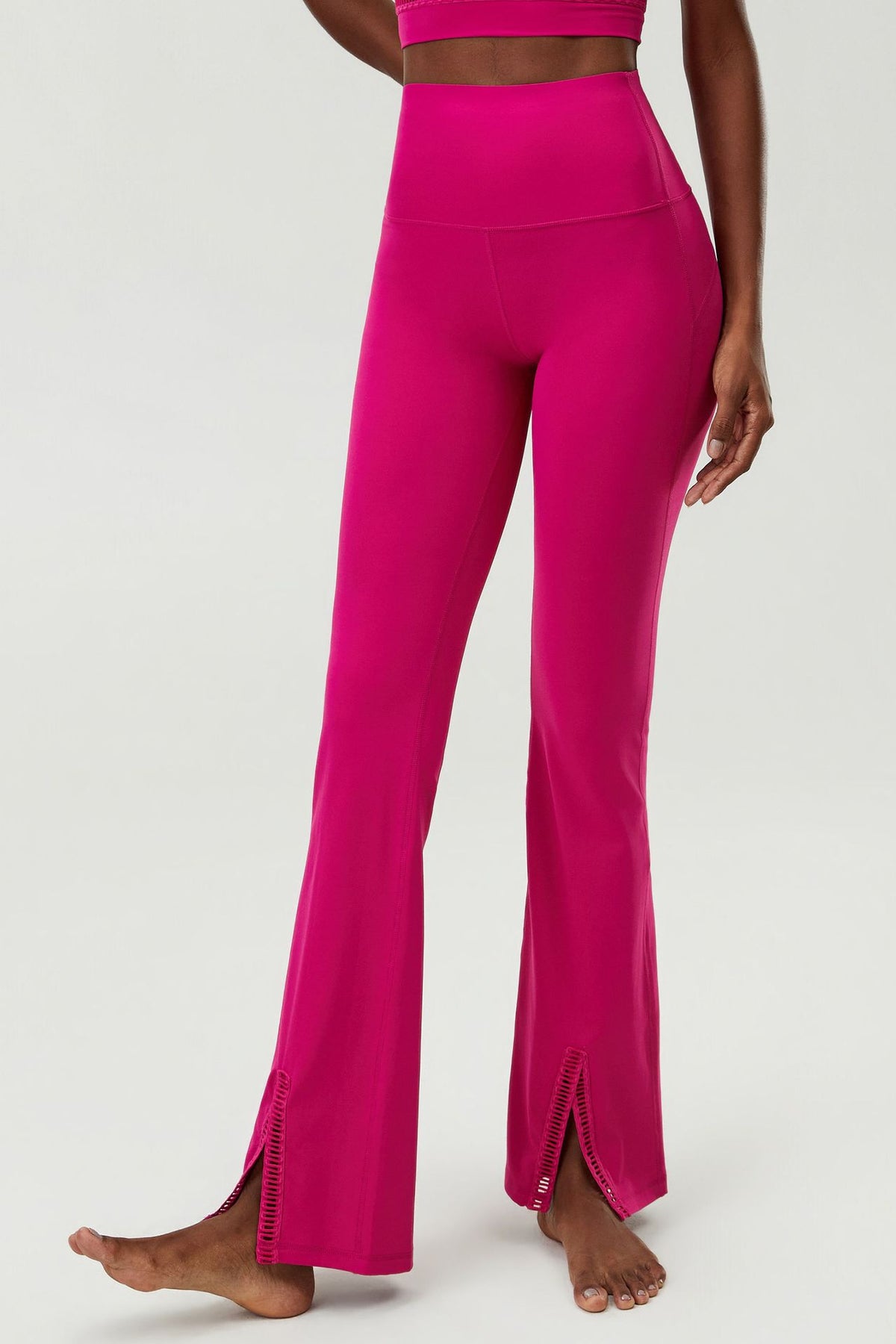 Wholesale Plus Size Women’s Flare Leggings | Bulk Slimming Running & Fitness Pants | fouregg