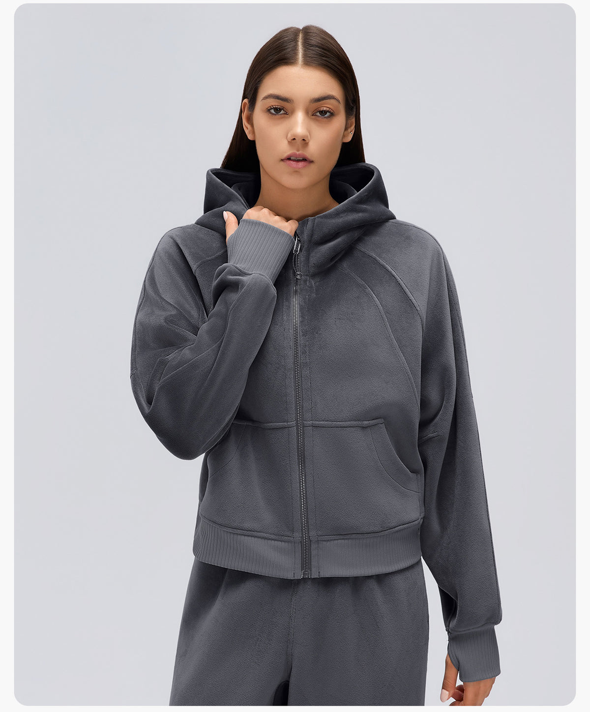 Wholesale Women’s Winter Hoodie Jacket D26119 | Loose-Fit Cropped Casual Sportswear Top | fouregg