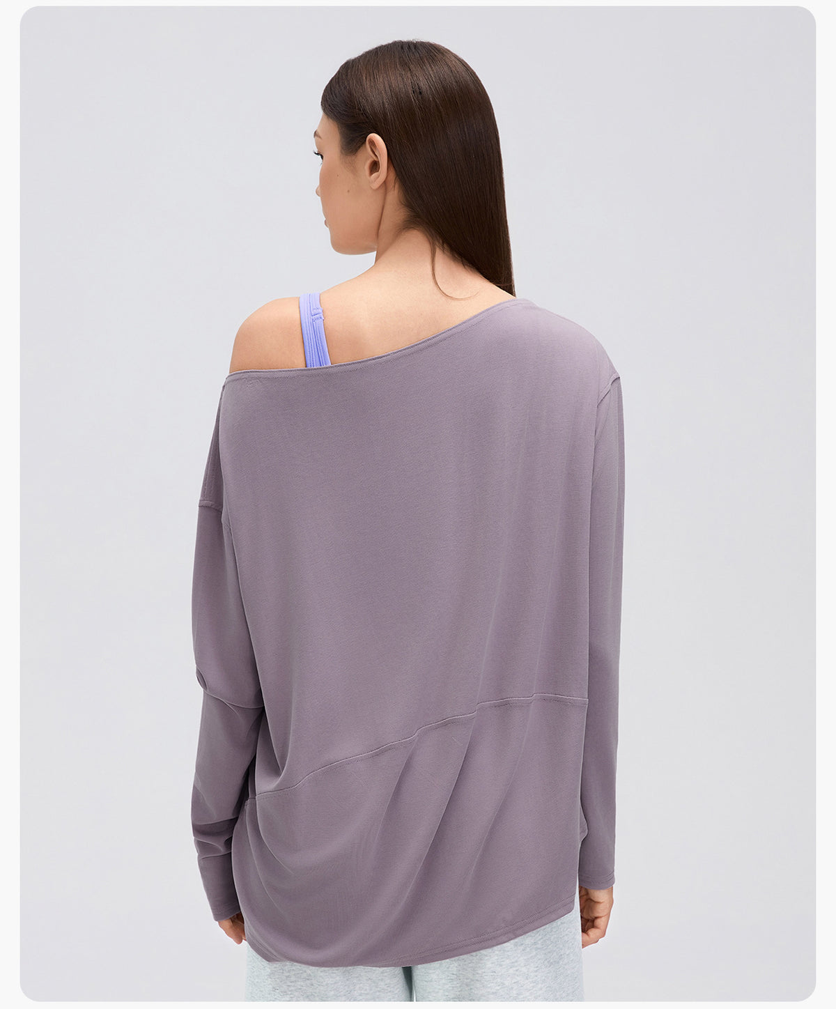 Wholesale Women’s Relaxed-Fit Activewear Top D26166 | Casual Long-Sleeve Running & Pilates Cover-Up | fouregg