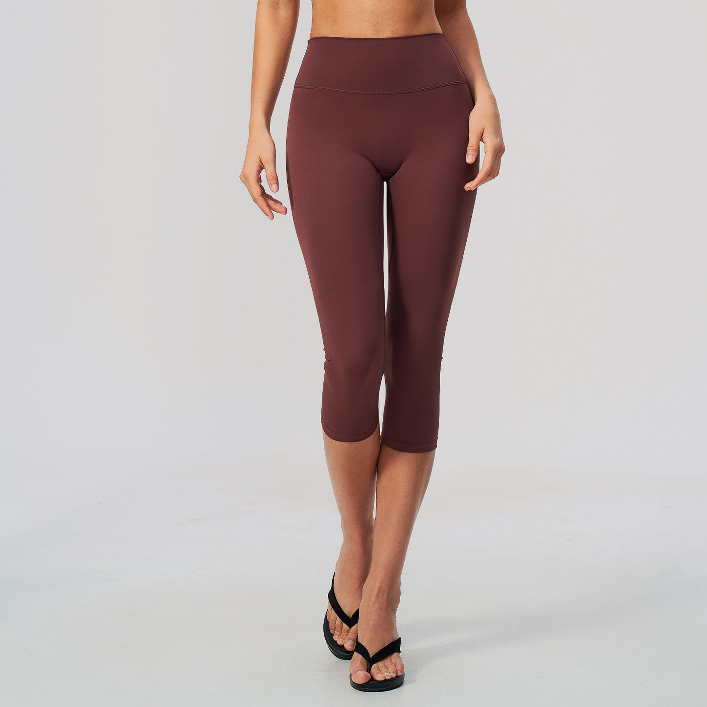 01/2026 Nuevo estilo de pantalón capri de yoga de talle medio con efecto cepillado, cintura alta y ajuste ceñido para estilizar la figura. Perfecto para hacer ejercicio, actividades al aire libre y fitness. Talla de mujer 5529.