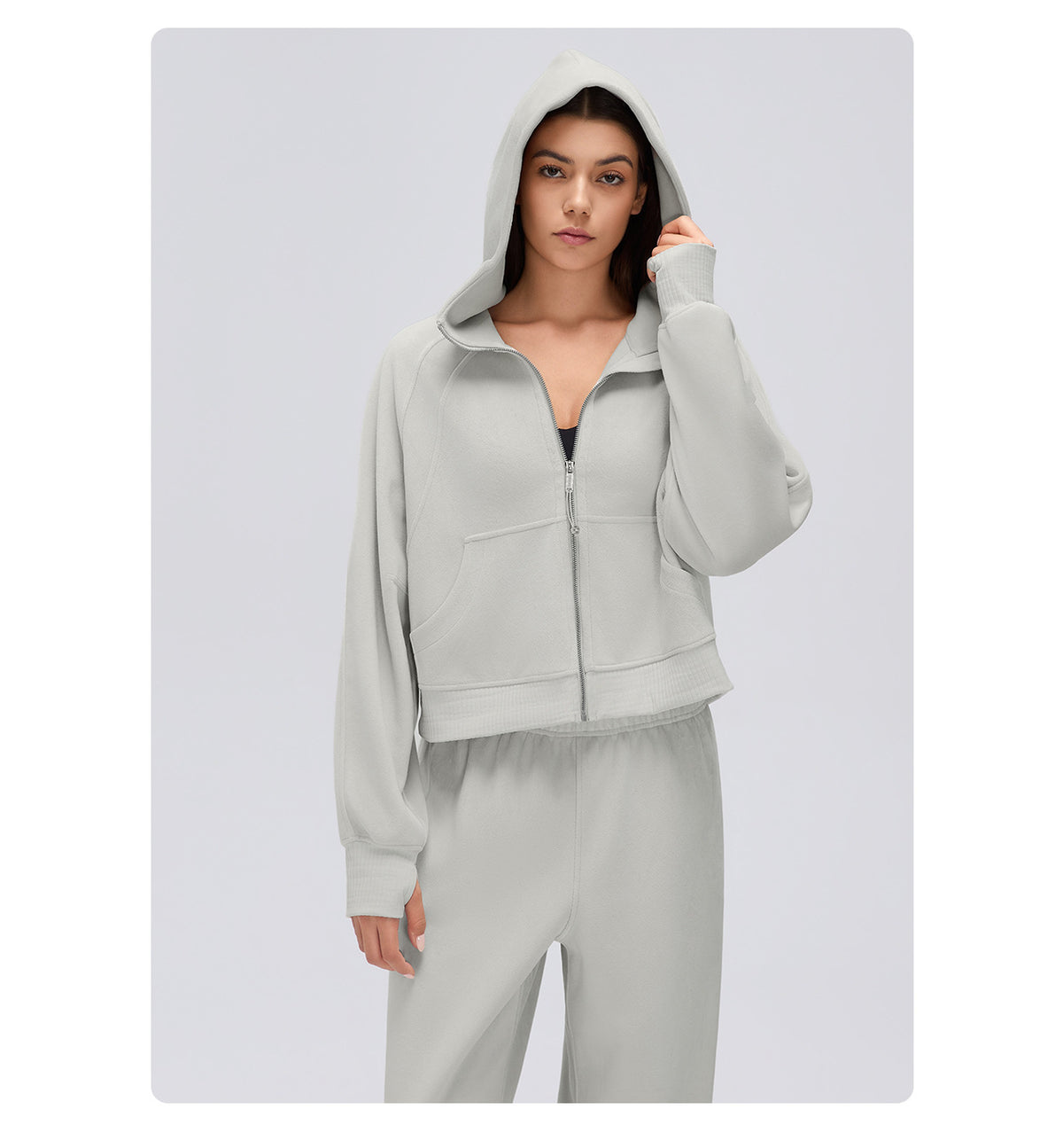 Wholesale Women’s Relaxed-Fit Activewear Set | Cropped Hooded Jacket & Slimming Straight-Leg Joggers | fouregg