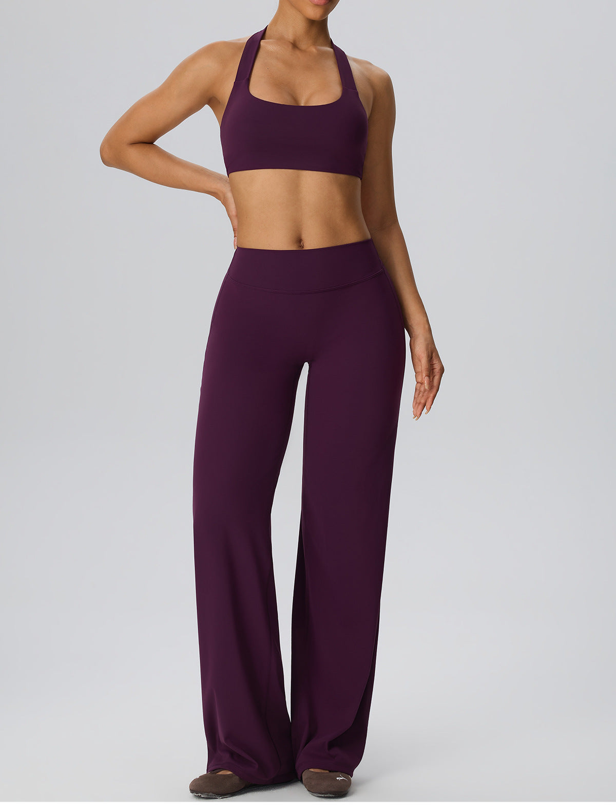 Wholesale Women’s 2-Piece Yoga Set | Bulk Halter Sports Bra & Loose Workout Pants | fouregg