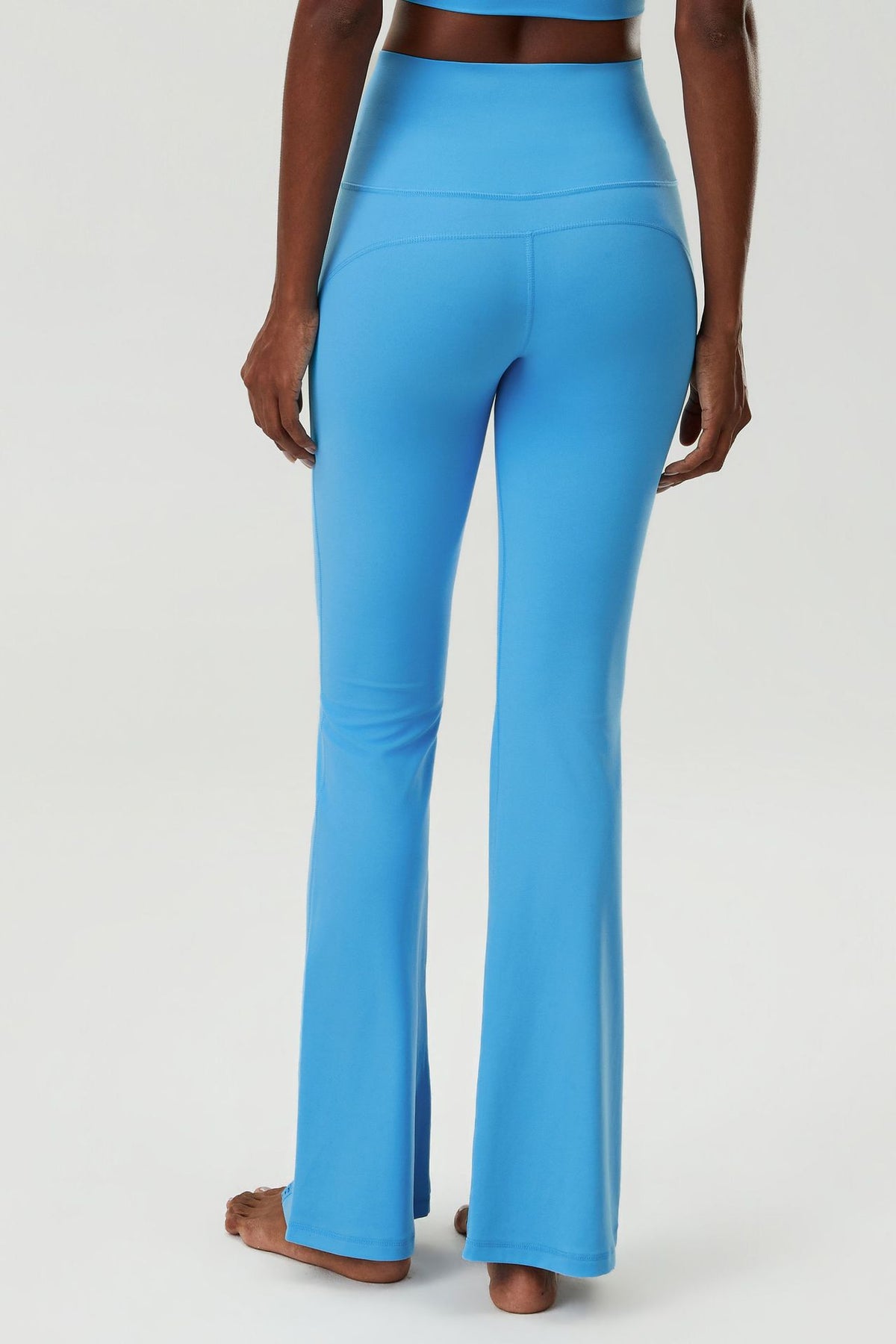 Wholesale Plus Size Women’s Flare Leggings | Bulk Slimming Running & Fitness Pants | fouregg