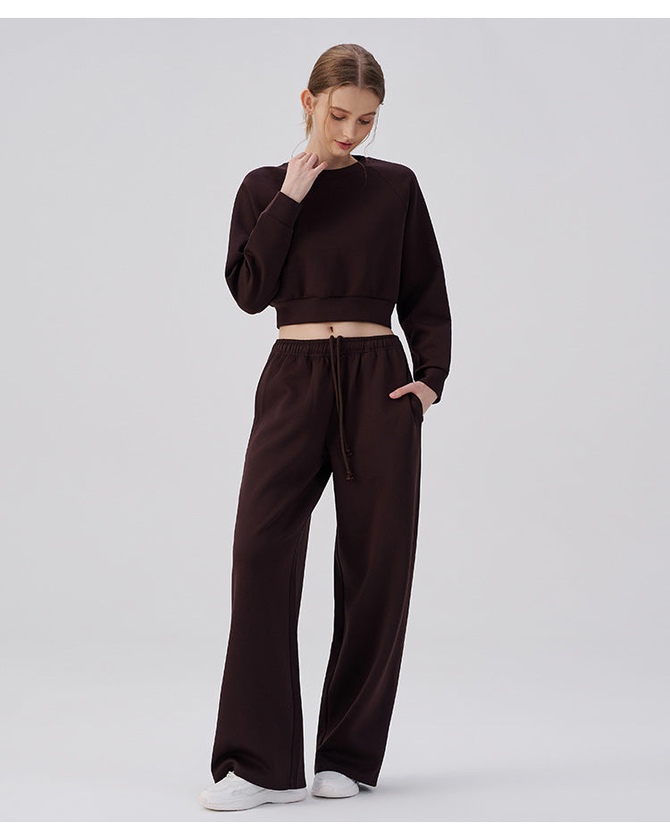 Wholesale Women’s Winter Casual Activewear Set | Relaxed Cropped Sweatshirt & Loose-Fit Joggers | fouregg