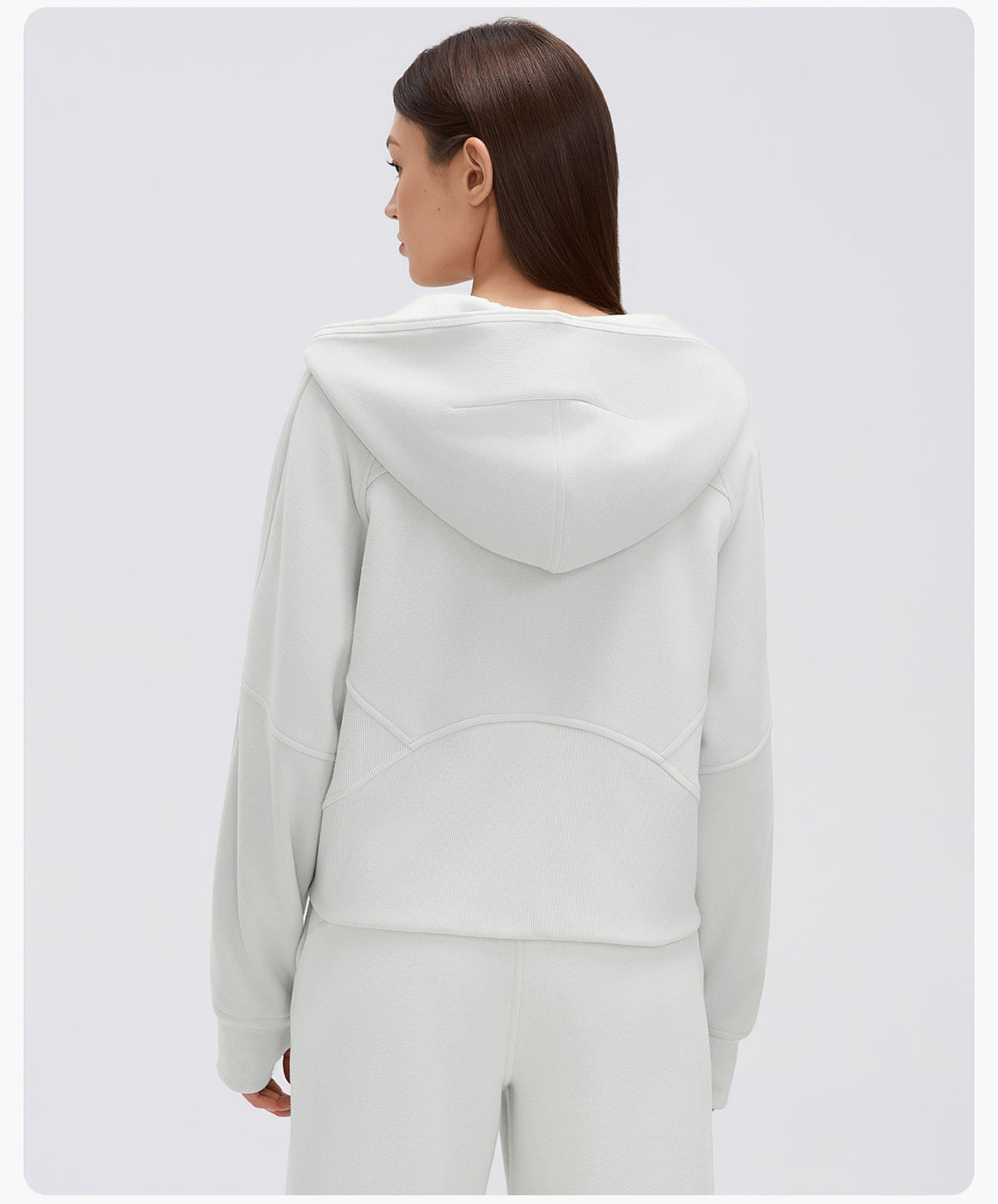 Wholesale Women’s Winter Cropped Hoodie Jacket | Relaxed-Fit Thermal Sportswear for Petite Sizes | fouregg