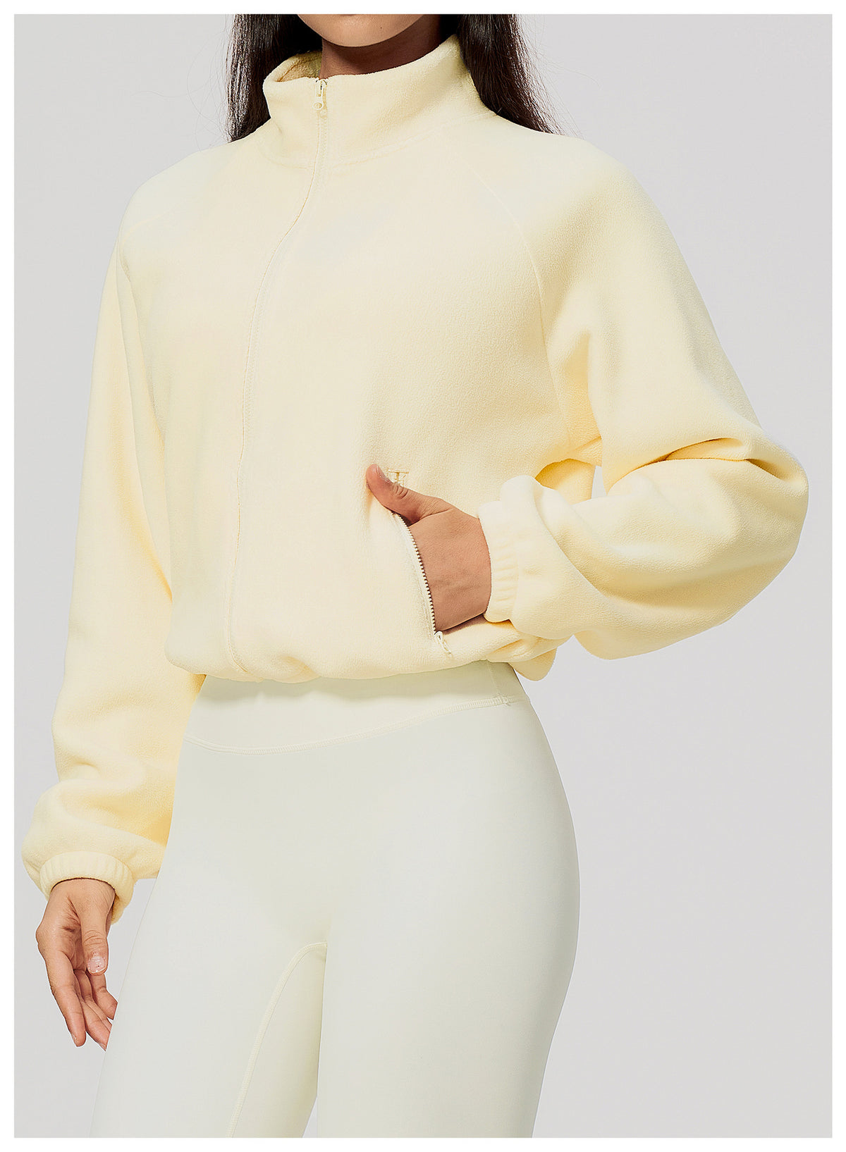 Wholesale Women’s Casual Activewear Jacket 5585 | Relaxed-Fit Warm Cropped Zip-Up | fouregg