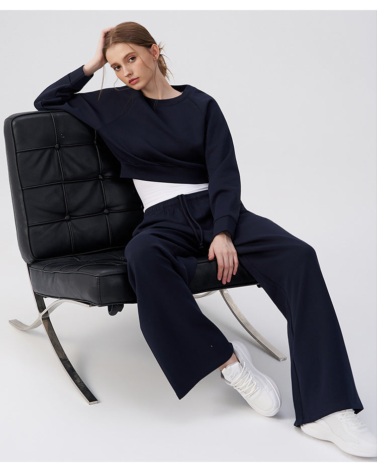 Wholesale Women’s Winter Casual Activewear Set | Relaxed Cropped Sweatshirt & Loose-Fit Joggers | fouregg