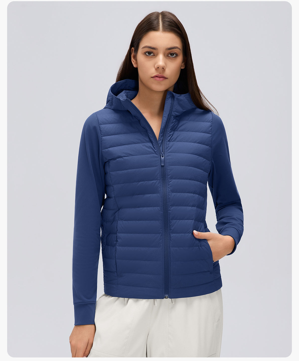 Wholesale Women’s Lightweight Down Jacket D26111 | Slim-Fit Hooded Outdoor Sports Outerwear | fouregg