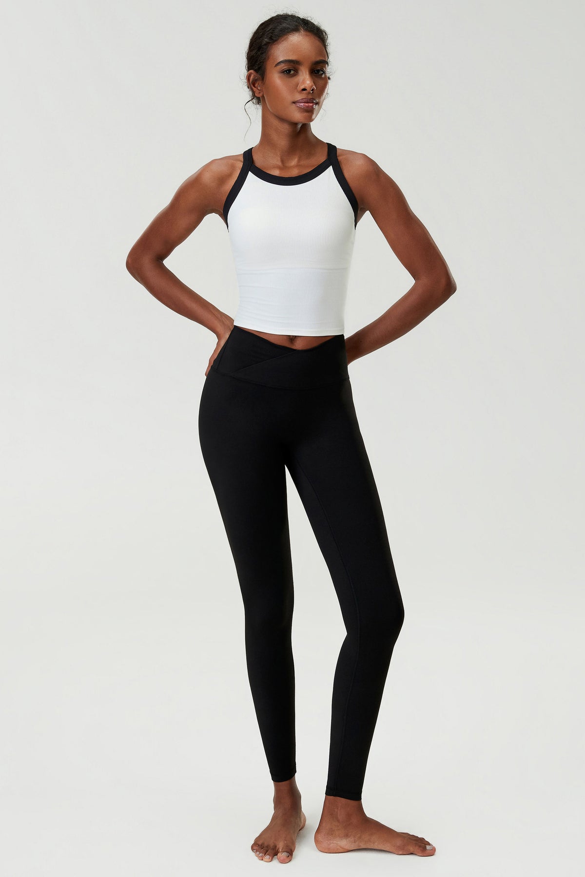 Wholesale Plus Size Women’s Sports Bra | Bulk Padded Yoga & Running Tank | fouregg