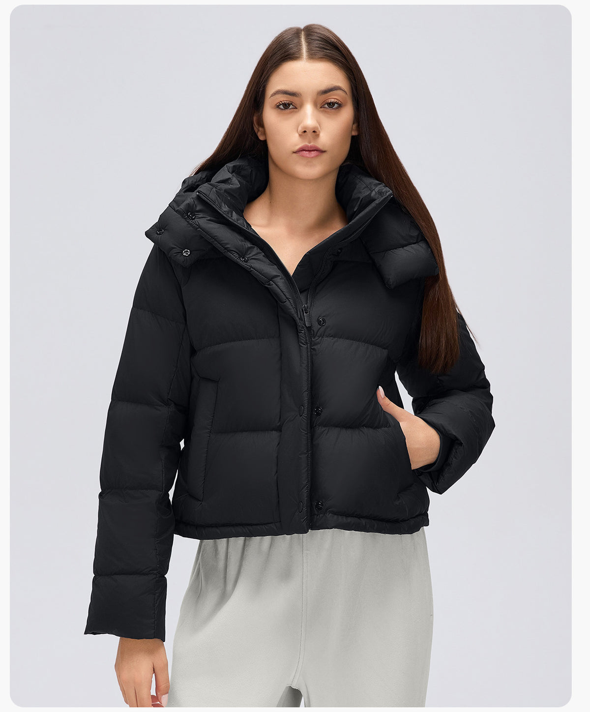 Wholesale Women’s Short Puffer Jacket D26149 | Warm Wind-Resistant Hooded Down Coat for Petite Sizes | fouregg