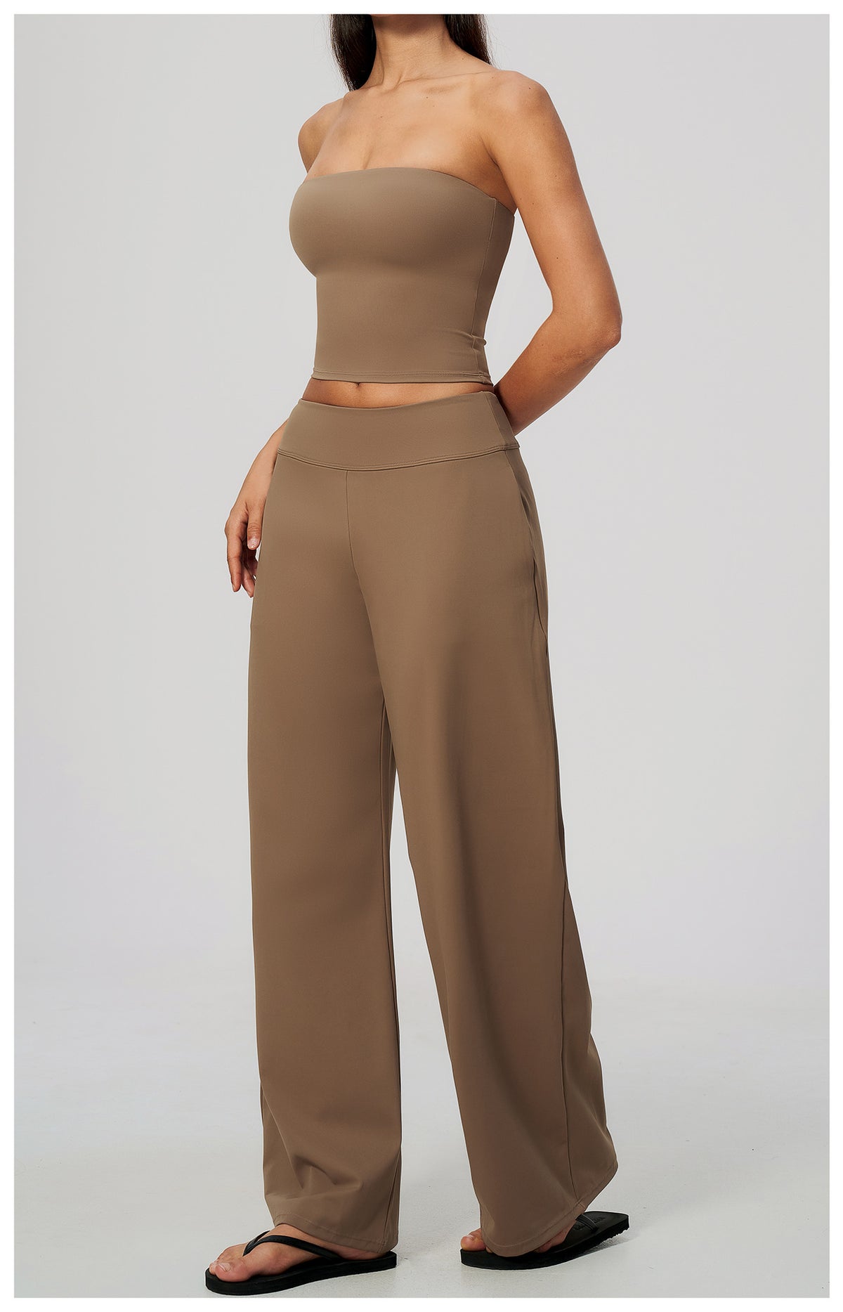Wholesale Women’s Brushed 2-Piece Set | Strapless Sports Top & Relaxed Wide-Leg Pants 8793 | fouregg