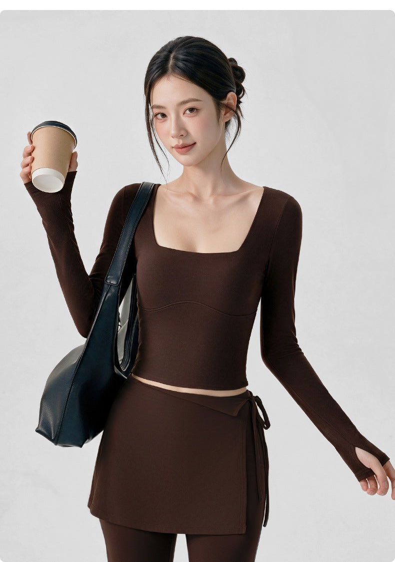 Wholesale Women’s Cropped Yoga Top | Built-In Cups & Slim-Fit Long Sleeve Activewear | fouregg