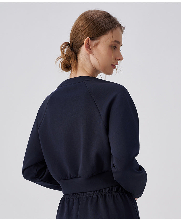 Wholesale Women’s Cropped Sweatshirt | Bulk Pilates & Outdoor Activewear | fouregg