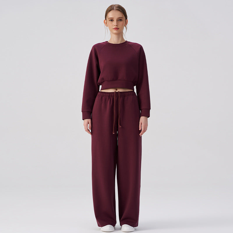 Wholesale Women’s Winter Casual Activewear Set | Relaxed Cropped Sweatshirt & Loose-Fit Joggers | fouregg - Burgundy