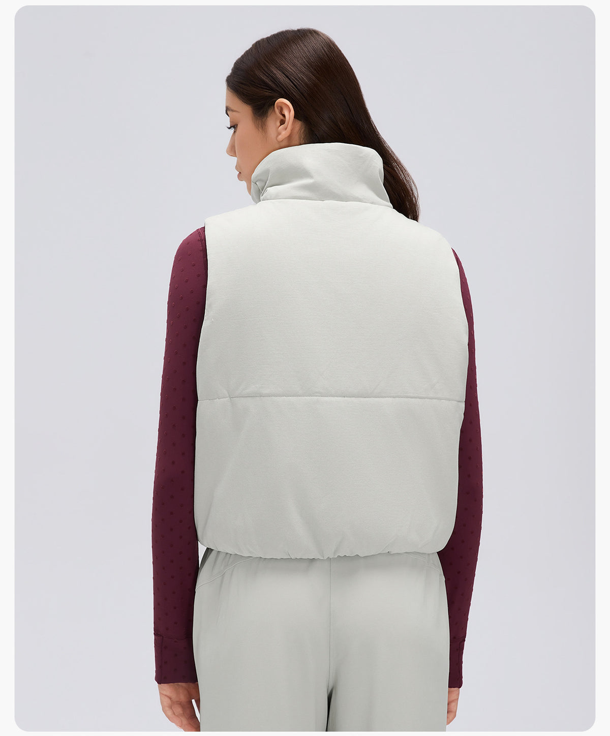 Wholesale Women’s Winter Padded Vest D26113 | Relaxed-Fit Minimalist Sleeveless Jacket | fouregg