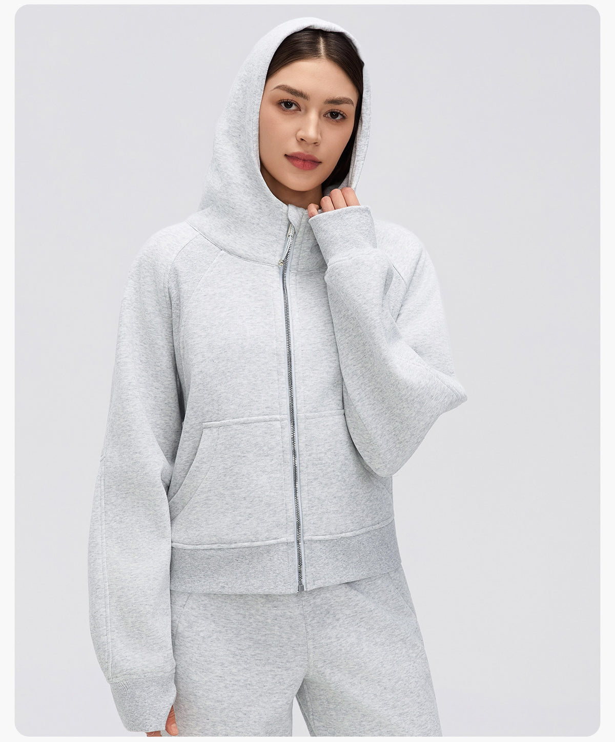 Wholesale Women’s Winter Cropped Hoodie Jacket | Relaxed-Fit Thermal Sportswear for Petite Sizes | fouregg