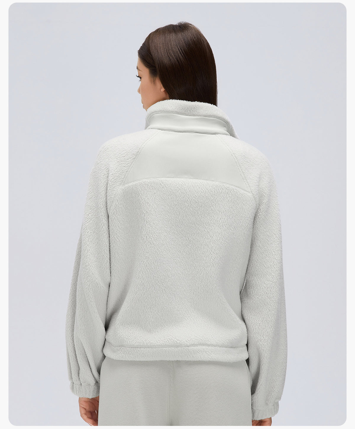 Wholesale Women’s Winter Activewear Jacket D26121 | Wind-Resistant Cropped Training Top | fouregg
