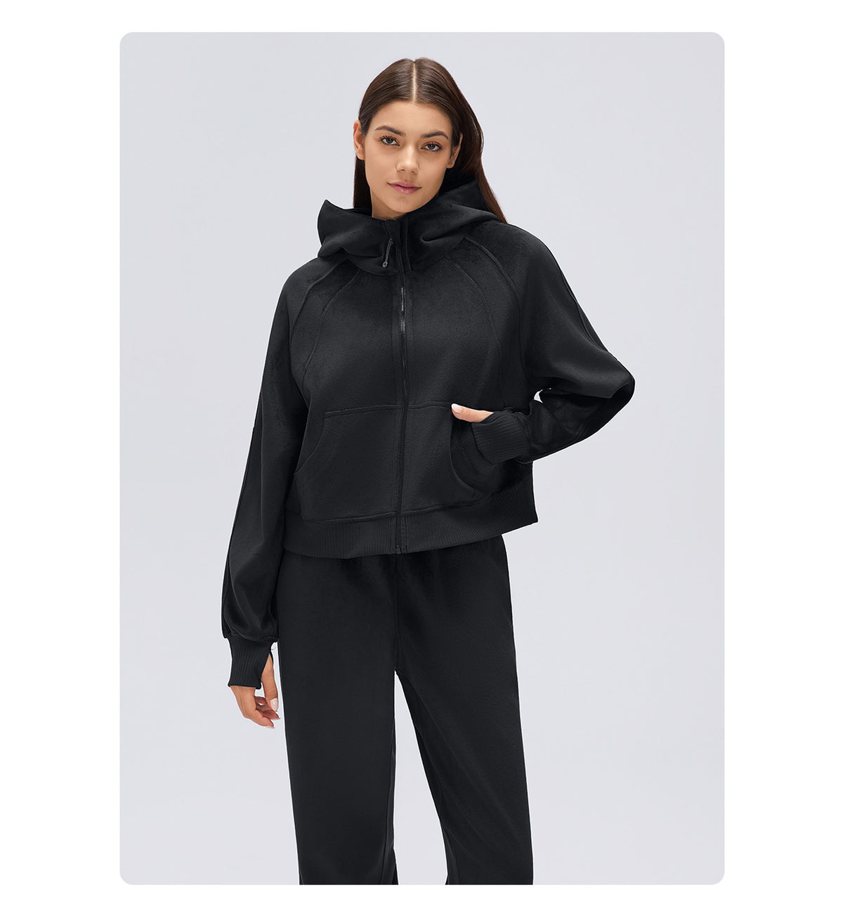 Wholesale Women’s Relaxed-Fit Activewear Set | Cropped Hooded Jacket & Slimming Straight-Leg Joggers | fouregg