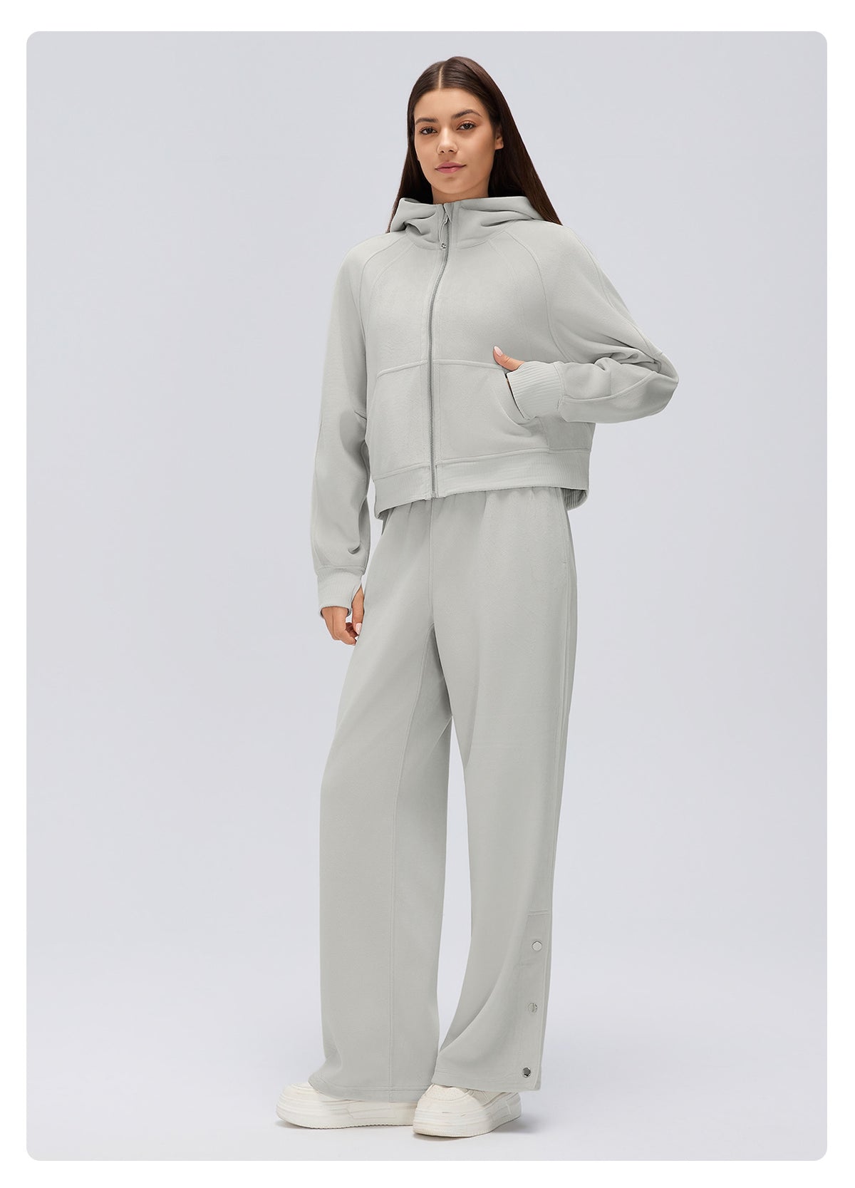 Wholesale Women’s Relaxed-Fit Activewear Set | Cropped Hooded Jacket & Slimming Straight-Leg Joggers | fouregg