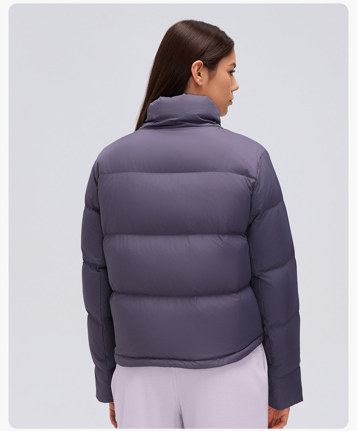 Wholesale Women’s Short Puffer Jacket D26149 | Warm Wind-Resistant Hooded Down Coat for Petite Sizes | fouregg