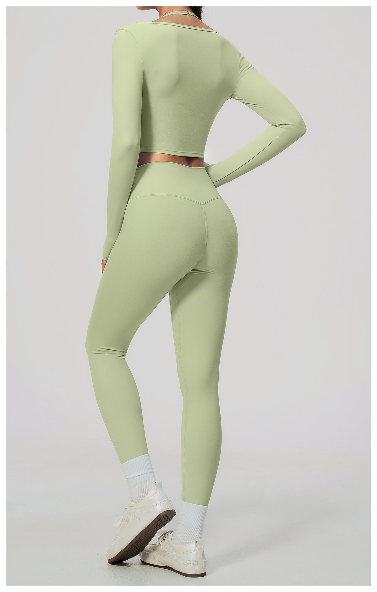 Wholesale Women’s Brushed Activewear Set 5529 | Slim-Fit Halter, Stand-Collar Jacket & Sculpting Pants | fouregg