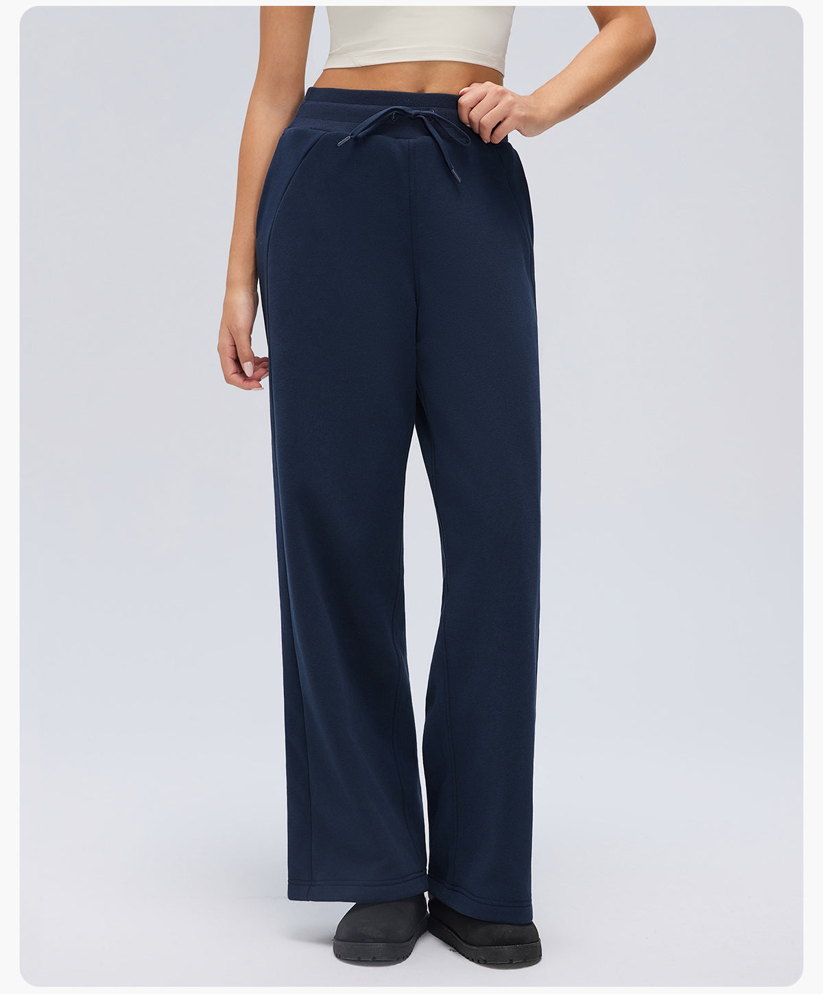 Wholesale Women’s Winter Down Sweatpants D26118 | Relaxed-Fit Thermal Outdoor Trousers | fouregg