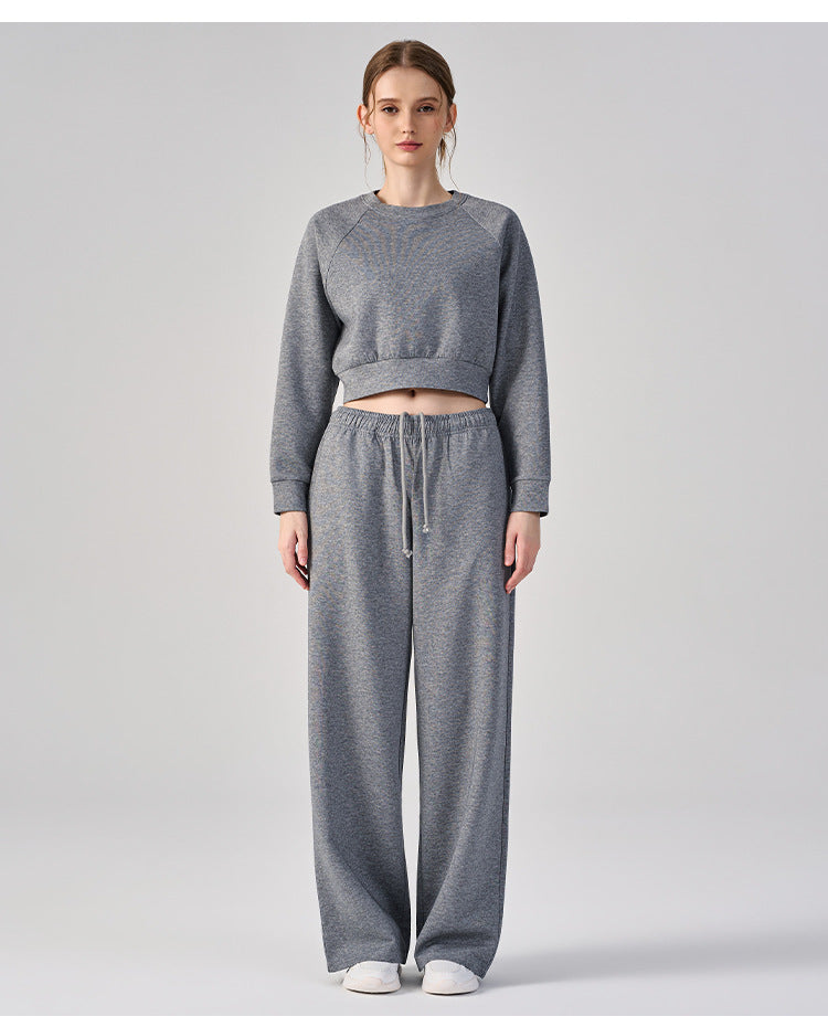 Wholesale Women’s Winter Casual Activewear Set | Relaxed Cropped Sweatshirt & Loose-Fit Joggers | fouregg
