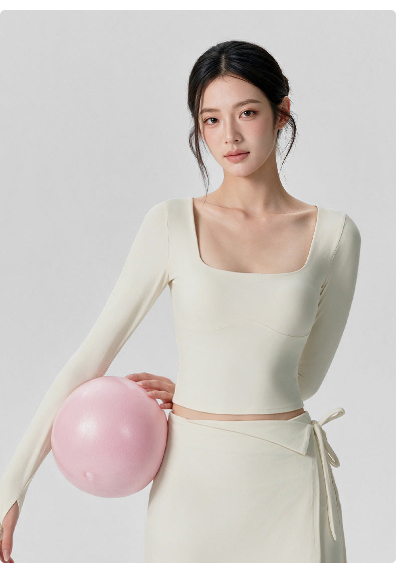 Wholesale Women’s Cropped Yoga Top | Built-In Cups & Slim-Fit Long Sleeve Activewear | fouregg