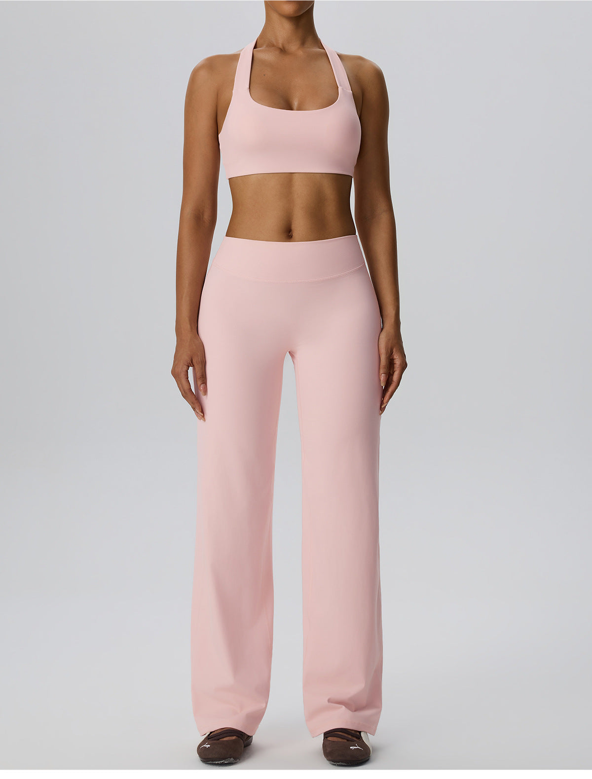 Wholesale Women’s 2-Piece Yoga Set | Bulk Halter Sports Bra & Loose Workout Pants | fouregg