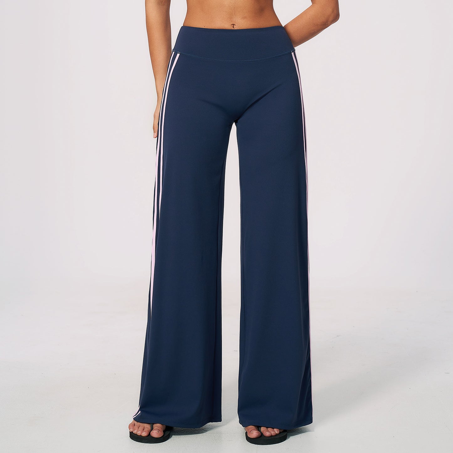 Custom Private Label 3588 Halter Neck V-Neck Sports Bra with Pads | Wholesale | fouregg