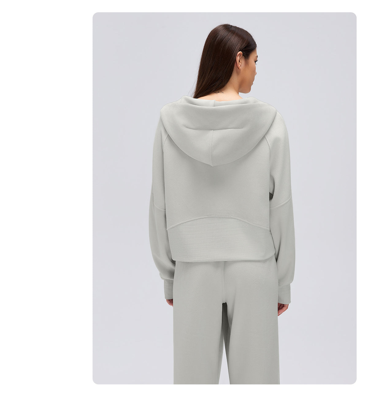 Wholesale Women’s Relaxed-Fit Activewear Set | Cropped Hooded Jacket & Slimming Straight-Leg Joggers | fouregg