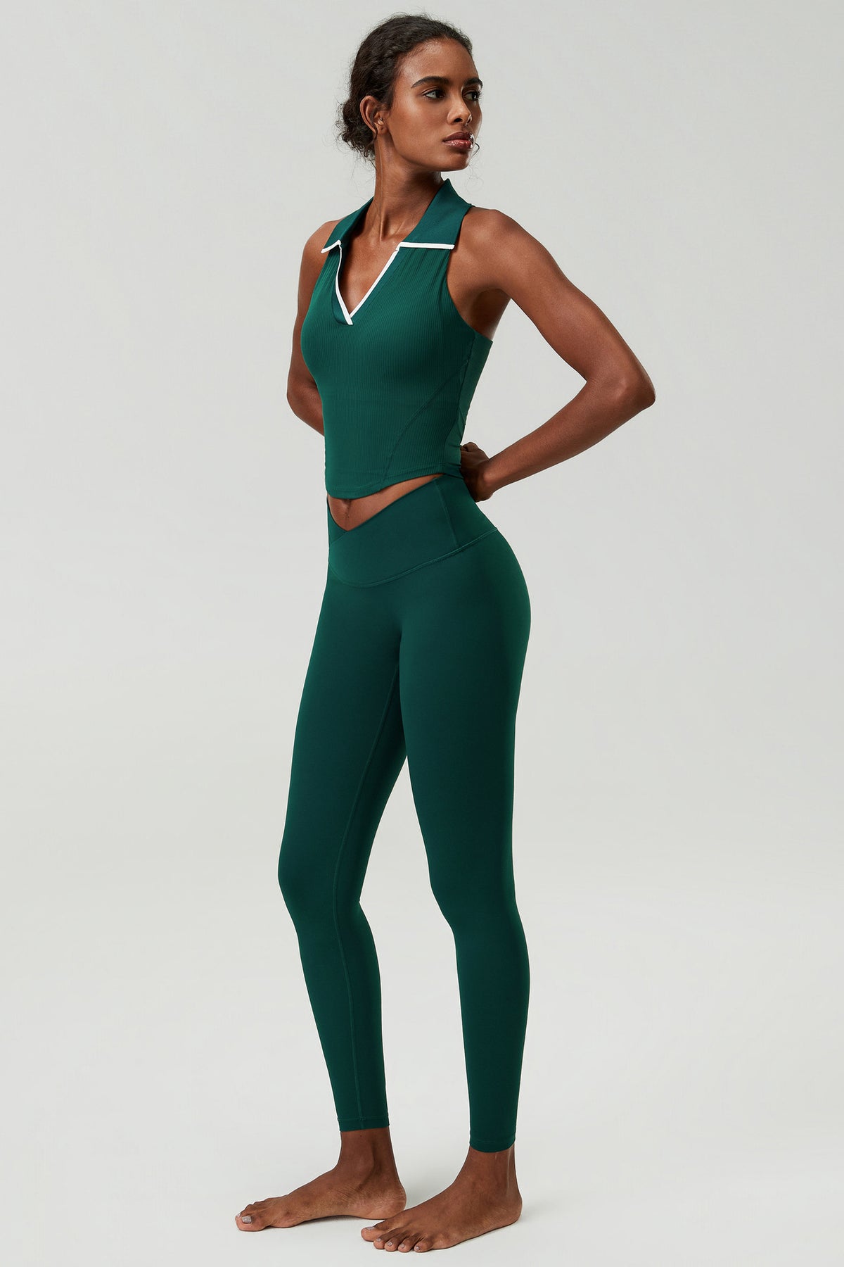 Wholesale Plus Size Women’s Sports Top | Bulk V-Neck Tennis & Badminton Activewear | fouregg