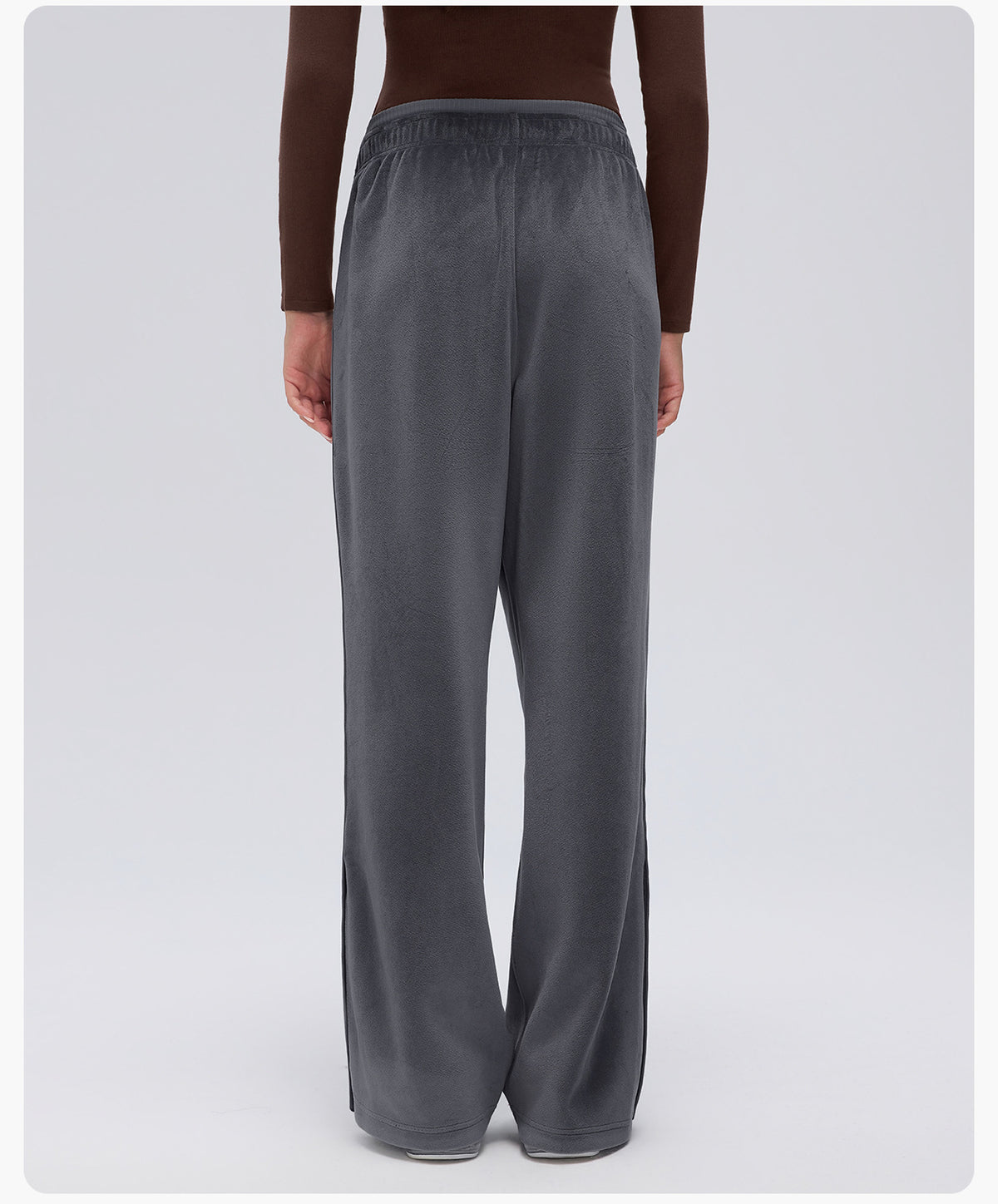 Wholesale Women’s Winter Sweatpants D26120 | Relaxed-Fit Draped Trousers with Adjustable Cuffs | fouregg