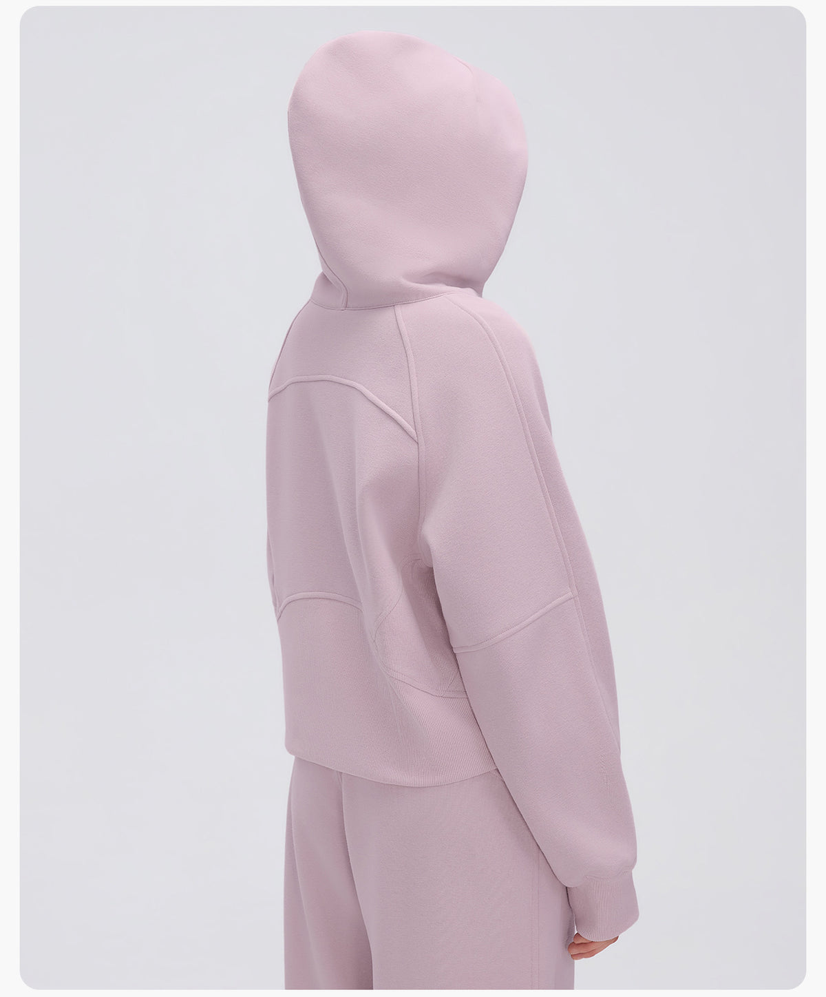 Wholesale Women’s Winter Cropped Hoodie Jacket | Relaxed-Fit Thermal Sportswear for Petite Sizes | fouregg