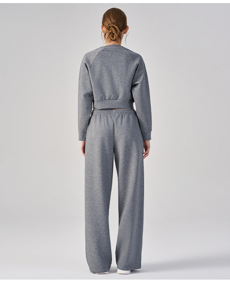 Wholesale Women’s Winter Casual Activewear Set | Relaxed Cropped Sweatshirt & Loose-Fit Joggers | fouregg
