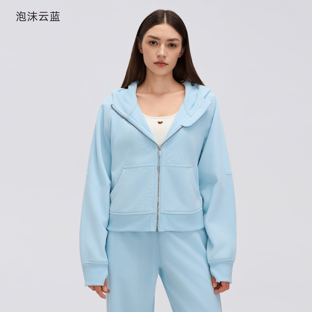 Wholesale Women’s Winter Cropped Hoodie Jacket | Relaxed-Fit Thermal Sportswear for Petite Sizes | fouregg - Foam Cloud Blue