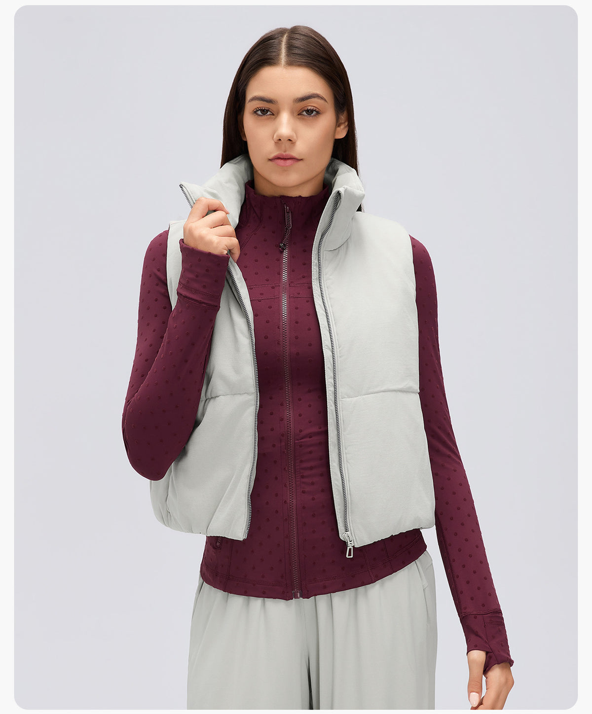 Wholesale Women’s Winter Padded Vest D26113 | Relaxed-Fit Minimalist Sleeveless Jacket | fouregg