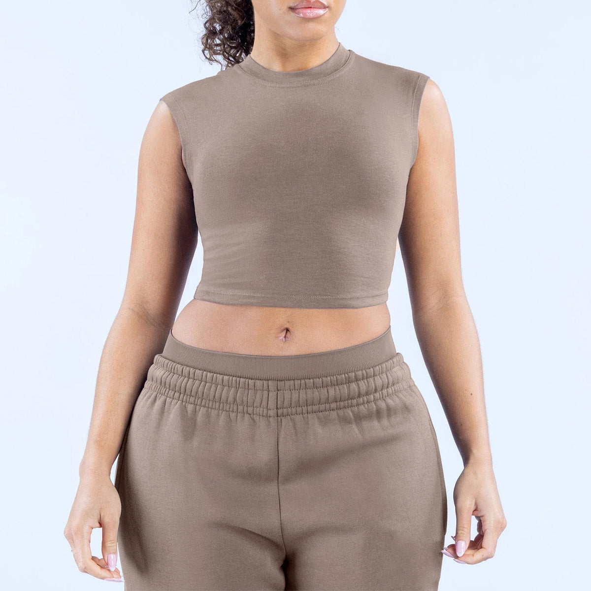 Wholesale Women’s Activewear Top | Quick-Dry Wide-Shoulder Crop Tank for Pilates & Training | fouregg - Mocha Brown