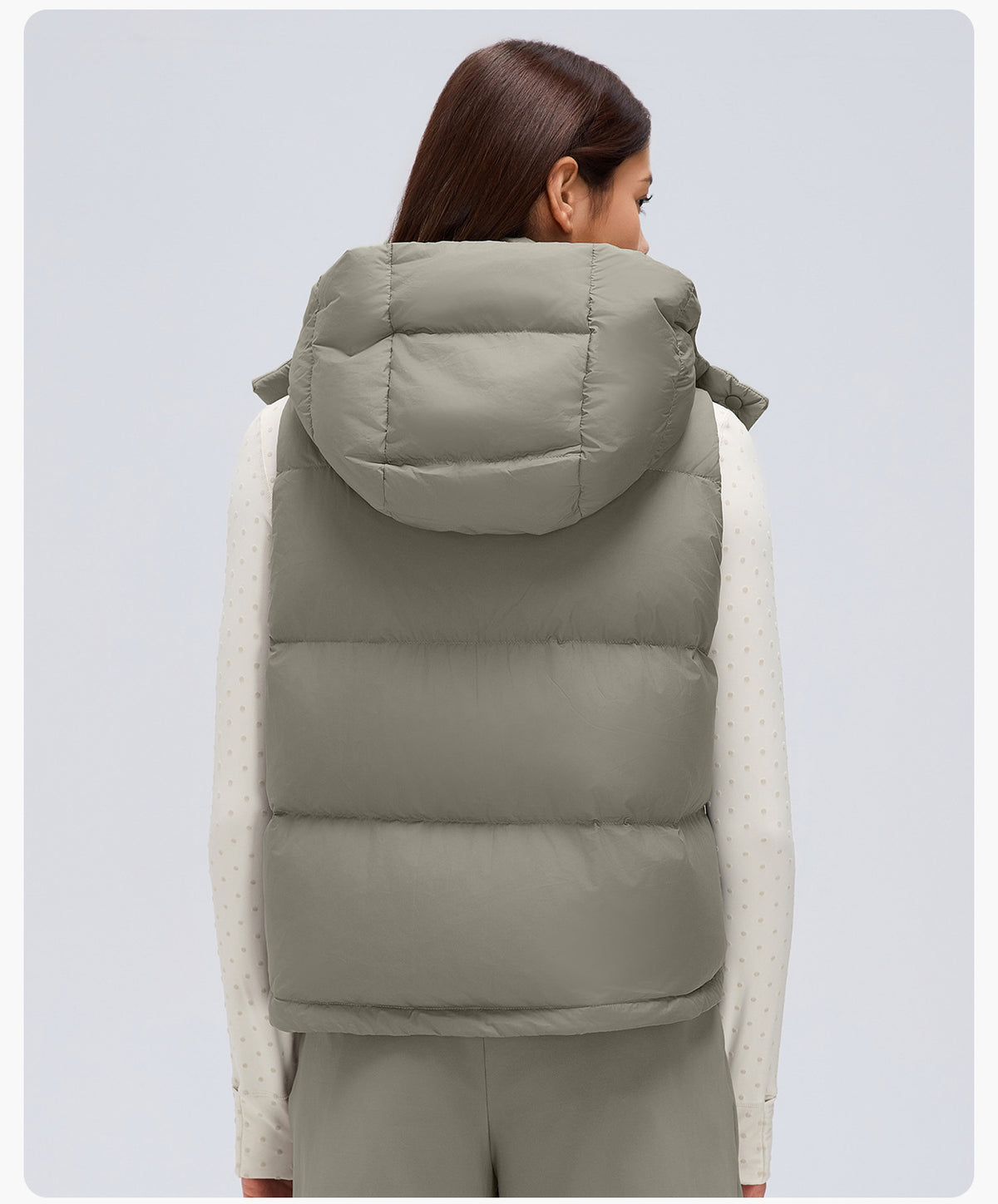 Wholesale Women’s Lightweight Down Puffer Vest D26155 | Warm Wind-Resistant Hooded Outerwear | fouregg