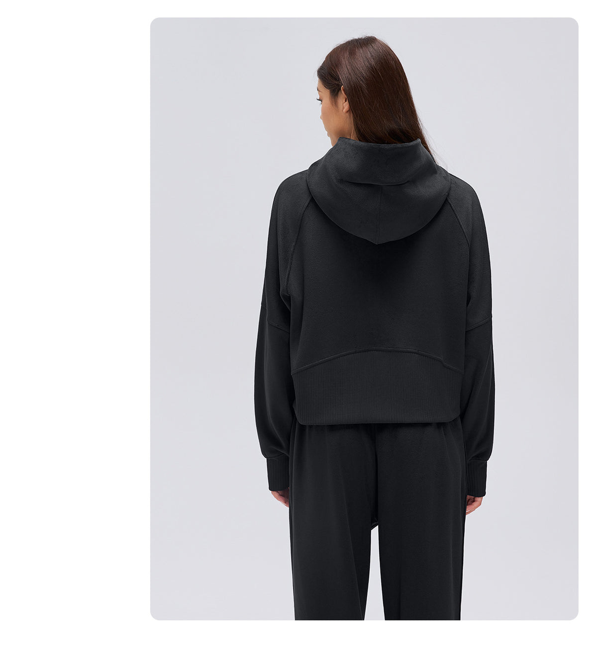 Wholesale Women’s Relaxed-Fit Activewear Set | Cropped Hooded Jacket & Slimming Straight-Leg Joggers | fouregg
