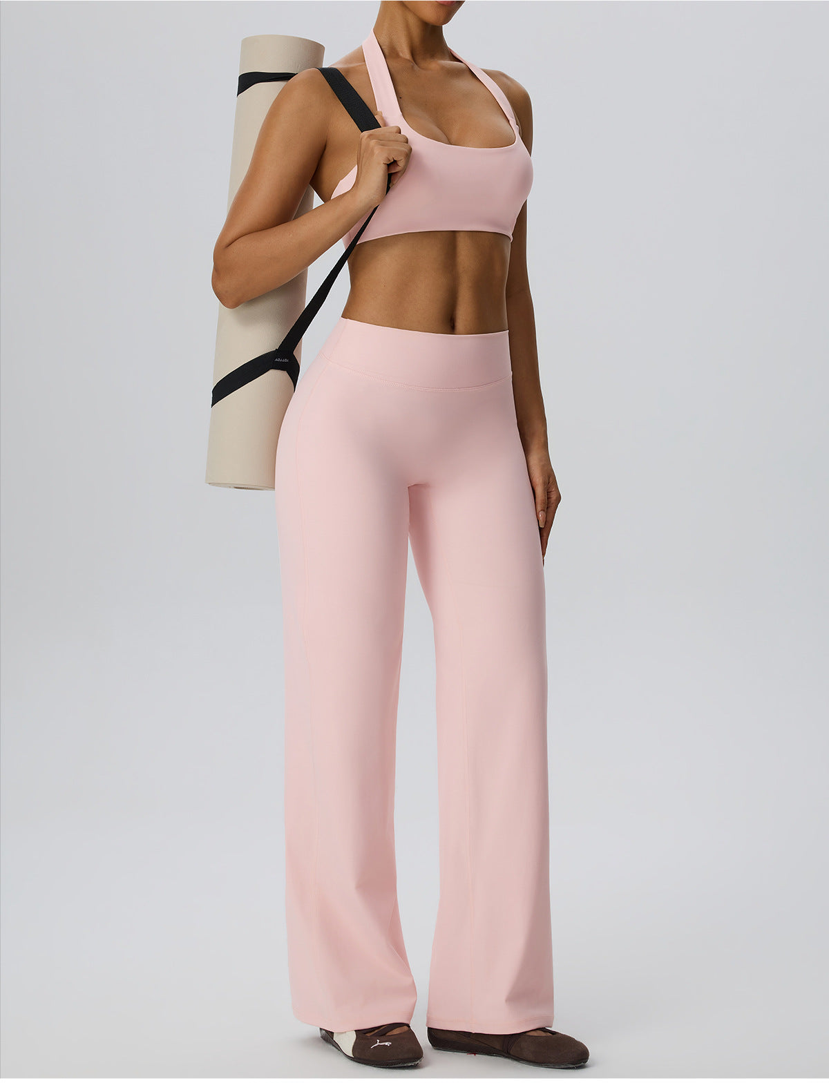 Wholesale Women’s 2-Piece Yoga Set | Bulk Halter Sports Bra & Loose Workout Pants | fouregg