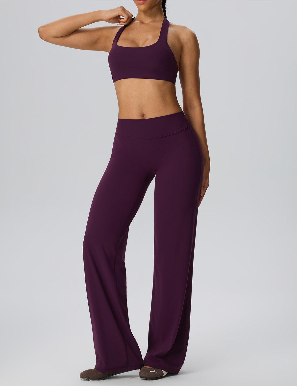 Wholesale Women’s 2-Piece Yoga Set | Bulk Halter Sports Bra & Loose Workout Pants | fouregg