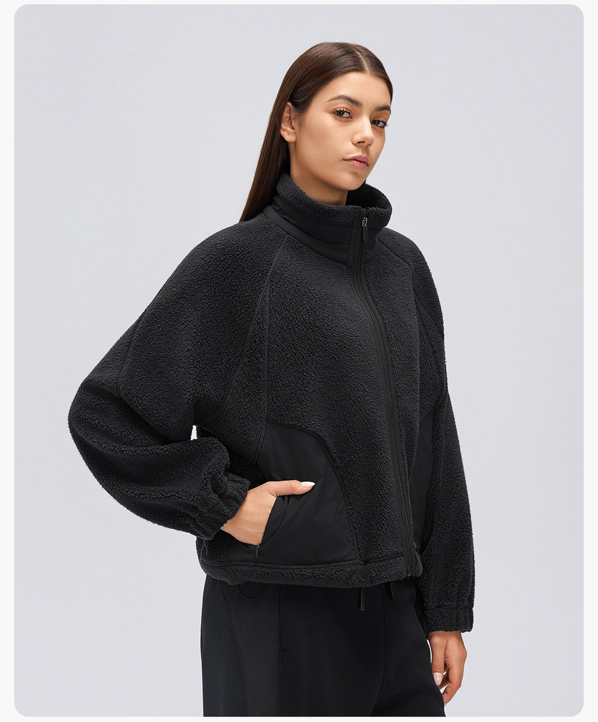 Wholesale Women’s Winter Activewear Jacket D26121 | Wind-Resistant Cropped Training Top | fouregg