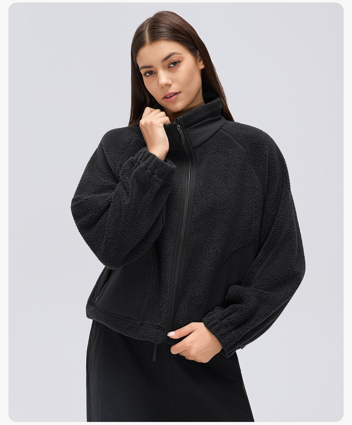 Wholesale Women’s Winter Activewear Jacket D26121 | Wind-Resistant Cropped Training Top | fouregg