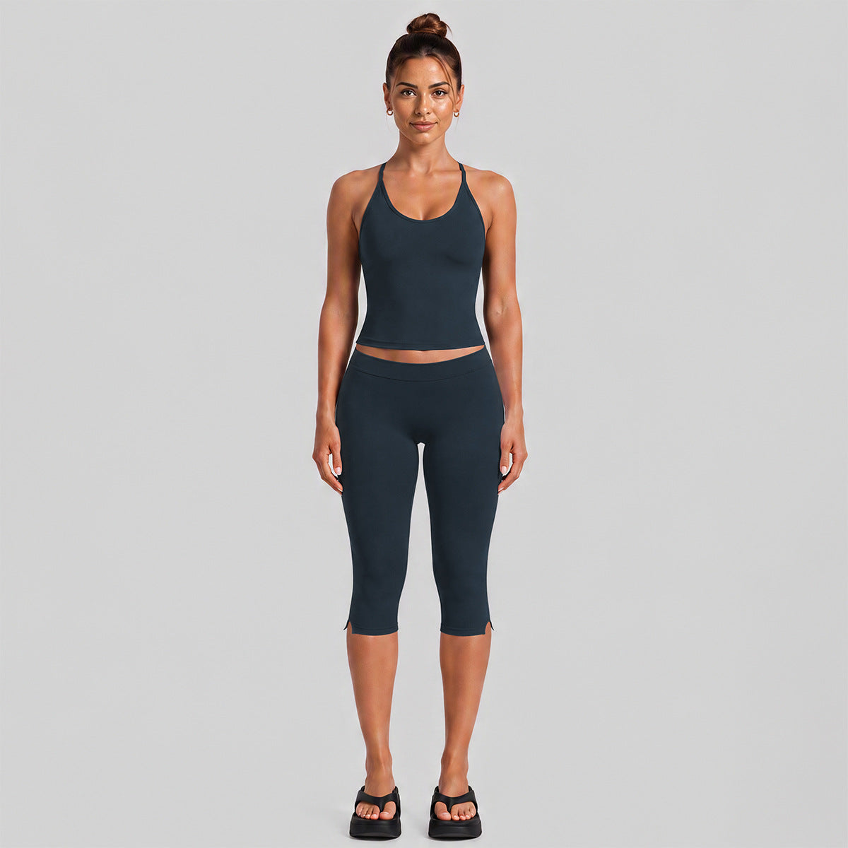 Wholesale Women’s Fitness Set | Backless Halter Sports Top & 3/4-Length Workout Pants | fouregg - Blueberry
