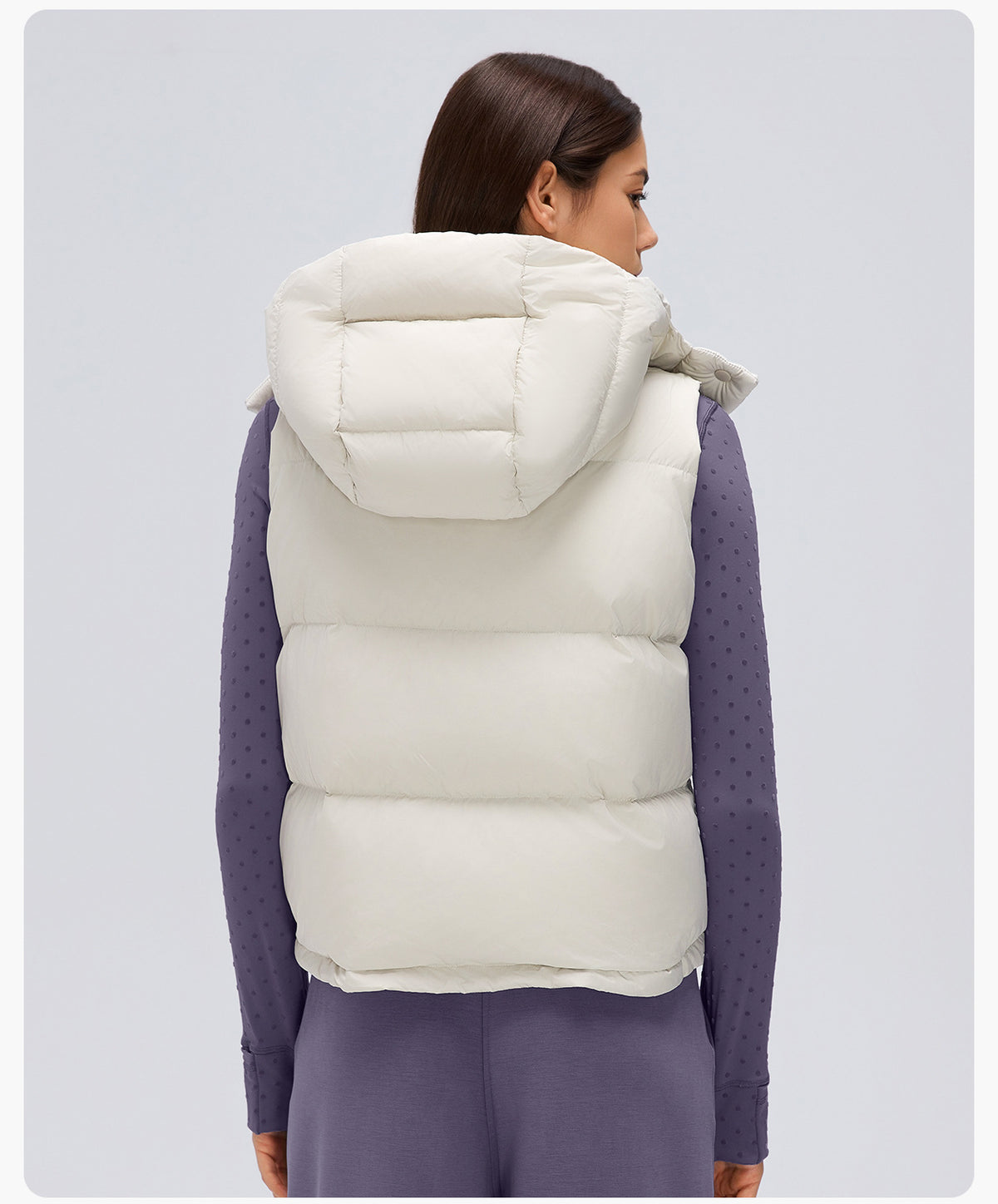 Wholesale Women’s Lightweight Down Puffer Vest D26155 | Warm Wind-Resistant Hooded Outerwear | fouregg