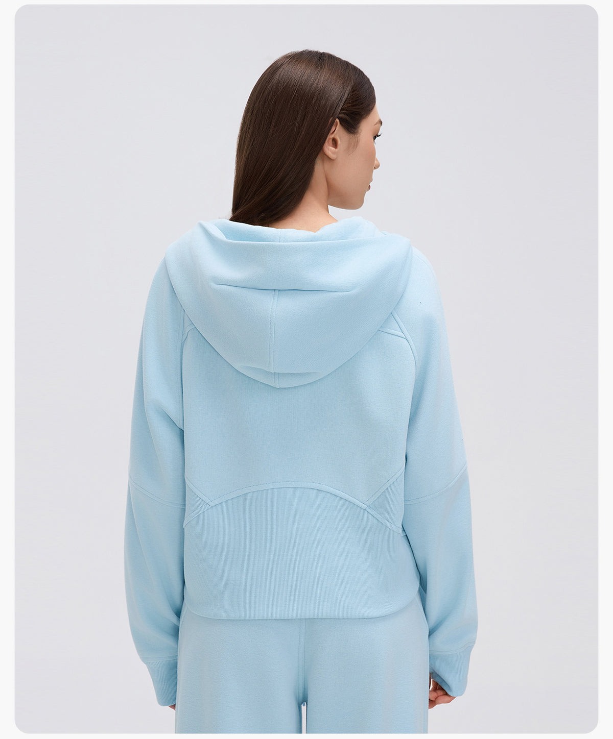 Wholesale Women’s Winter Cropped Hoodie Jacket | Relaxed-Fit Thermal Sportswear for Petite Sizes | fouregg