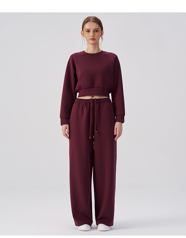Wholesale Women’s Winter Casual Activewear Set | Relaxed Cropped Sweatshirt & Loose-Fit Joggers | fouregg