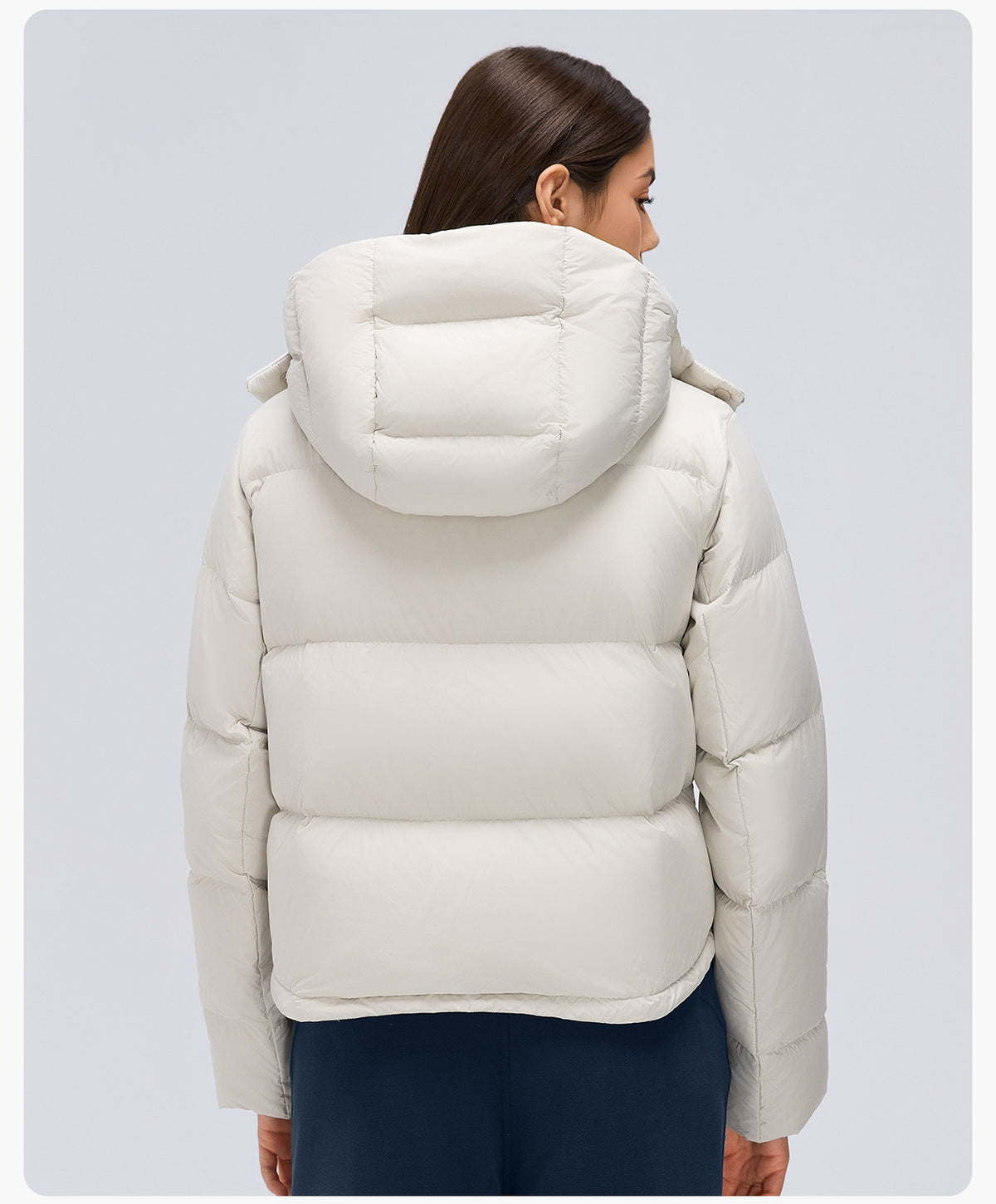 Wholesale Women’s Short Puffer Jacket D26149 | Warm Wind-Resistant Hooded Down Coat for Petite Sizes | fouregg