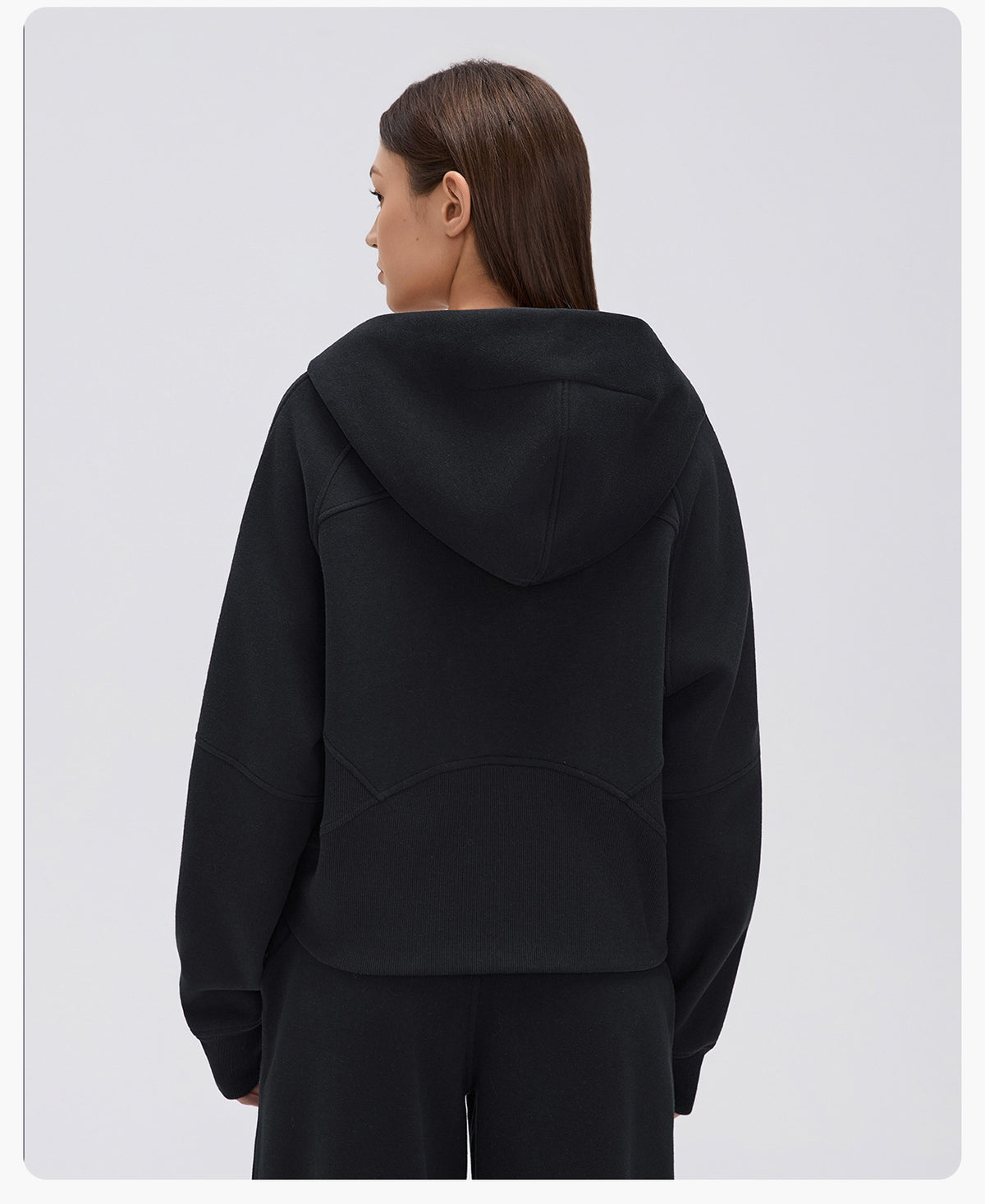 Wholesale Women’s Winter Cropped Hoodie Jacket | Relaxed-Fit Thermal Sportswear for Petite Sizes | fouregg